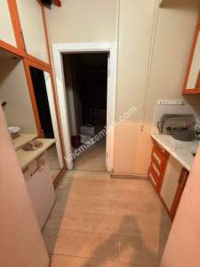 Küçükyalıda Minibüse Yakın Geniş M2'Li Eşyalı Dükkan 17