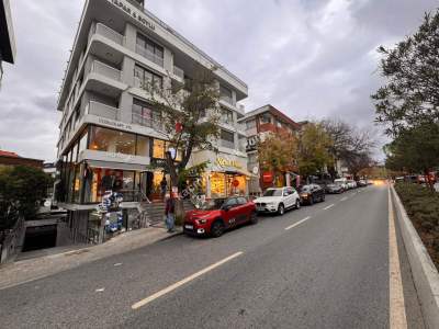 Acıbadem Caddesinde, Tabela Değerli, 260 M2 Net,Kiralık 2