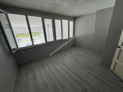 Kaymaklı Mahallesi'nde Yol Üzeri 160 M² Kiralık Dükkan 14