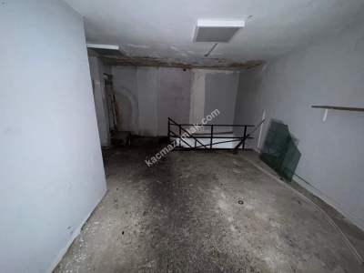 Kaymaklı Mahallesi'nde Yol Üzeri 160 M² Kiralık Dükkan 17