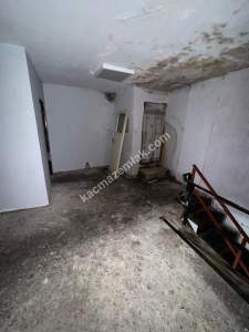 Kaymaklı Mahallesi'nde Yol Üzeri 160 M² Kiralık Dükkan 8