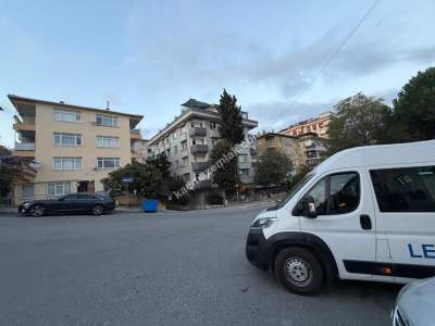 Acıbadem Metro Ve Metrobüse Yakın, 250 M2 Kiralık 1