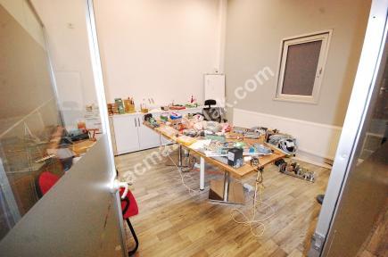 Aydınevler De E-5 Cepheli Müstakil Tek Katlı Bina 7