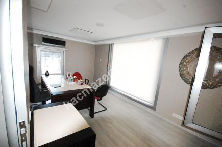 Aydınevler De E-5 Cepheli Müstakil Tek Katlı Bina 23