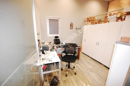 Aydınevler De E-5 Cepheli Müstakil Tek Katlı Bina 13