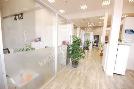 Aydınevler De E-5 Cepheli Müstakil Tek Katlı Bina 4