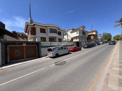 Küçük Çamlıcada Cadde Üzeri 1350 M2 Kiralık Komple Bina 17