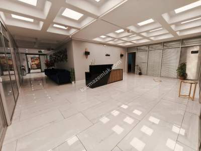 Şişli'de Camlı Plazada Dekorasyonlu, 500 M2 Kiralık 18