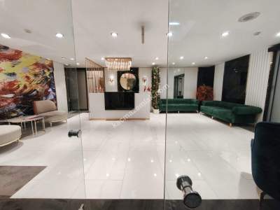 Şişli'de Camlı Plazada Dekorasyonlu, 500 M2 Kiralık 11