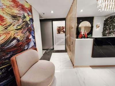 Şişli'de Camlı Plazada Dekorasyonlu, 500 M2 Kiralık 13