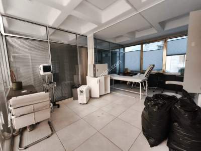 Şişli'de Camlı Plazada Dekorasyonlu, 500 M2 Kiralık 30