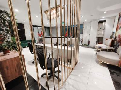 Şişli'de Camlı Plazada Dekorasyonlu, 500 M2 Kiralık 33