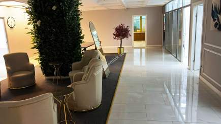 Şişli'de Camlı Plazada Dekorasyonlu, 500 M2 Kiralık 3