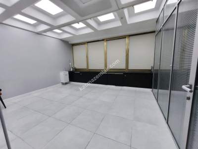 Şişli'de Camlı Plazada Dekorasyonlu, 500 M2 Kiralık 25