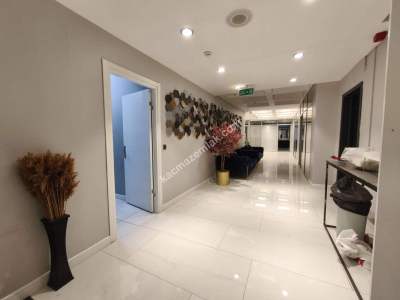 Şişli'de Camlı Plazada Dekorasyonlu, 500 M2 Kiralık 16