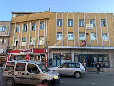 Ataşehir Örnek Mah. Cadde Üzerinde İş Yeri Katları 1