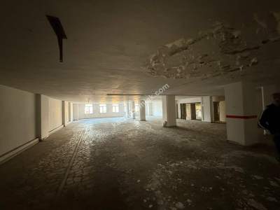 Ataşehir Örnek Mah. Cadde Üzerinde İş Yeri Katları 12