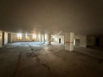 Ataşehir Örnek Mah. Cadde Üzerinde İş Yeri Katları 15