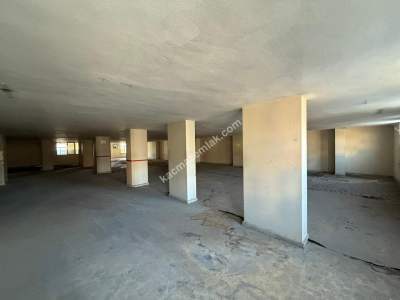 Ataşehir Örnek Mah. Cadde Üzerinde İş Yeri Katları 19