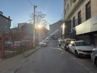 Ataşehir Örnek Mah. Cadde Üzerinde İş Yeri Katları 6