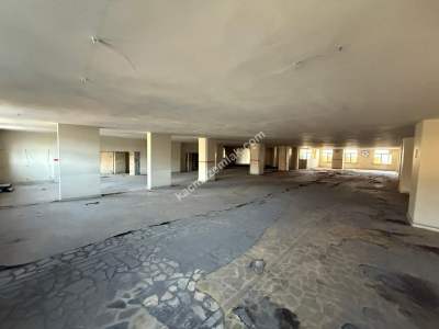 Ataşehir Örnek Mah. Cadde Üzerinde İş Yeri Katları 18