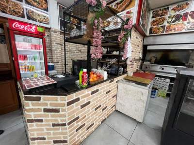 Büyükada Merkezde İşlek Caddede Kiralık 4 Katlı İş Yeri 9