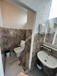 Büyükada Merkezde İşlek Caddede Kiralık 4 Katlı İş Yeri 4