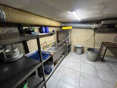 Büyükada Merkezde İşlek Caddede Kiralık 4 Katlı İş Yeri 29