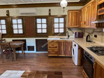 Trabzon Bengisuda Kiralık Tarihi Görünümlü Konak 14