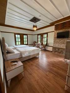 Trabzon Bengisuda Kiralık Tarihi Görünümlü Konak 22