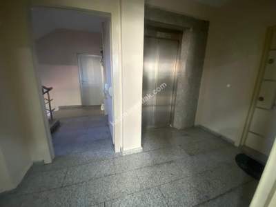 Samandıra Meydanda Camlı Plaza'da Satılık Ofis 8