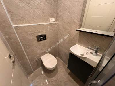 Acıbadem Caddesinde Sıfır Binada 3+1 Satılık Ofis Büro 17