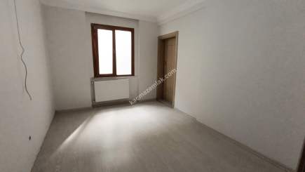 Meydana Yakın Deniz Manzaralı Büro 8