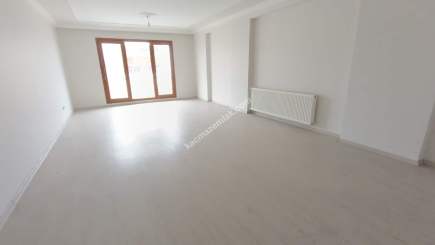 Meydana Yakın Deniz Manzaralı Büro 4