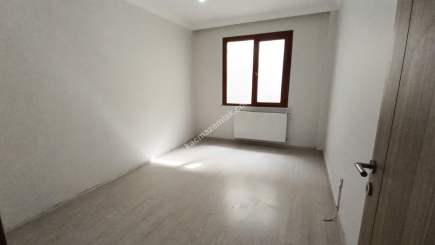 Meydana Yakın Deniz Manzaralı Büro 9