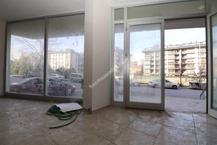 Çekmeköy Çatalmeşe S Cadde Üzeri 100 M2 Satılık Dükkan 24