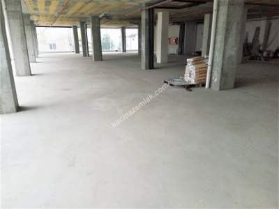 Alibeyköyde Hazır Kurumsal Kiracılı 2.350 M2 Satılık 10