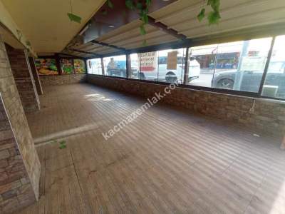 Altıntepede Cafe Hamburgerci Pastane Olmaya Uygun Bahçe 6