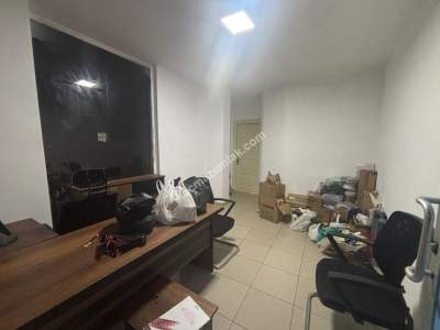 Maltepe Küçükyalı'da E-5'E Paralel 25M2 Satılık Dükka 2