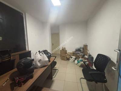 Maltepe Küçükyalı'da E-5'E Paralel 25M2 Satılık Dükka 1