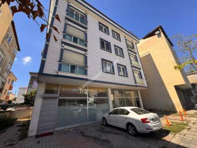Ümraniye Cadde Üstü Sıfır Binada Depolu Ön Cephe Dükkan 19