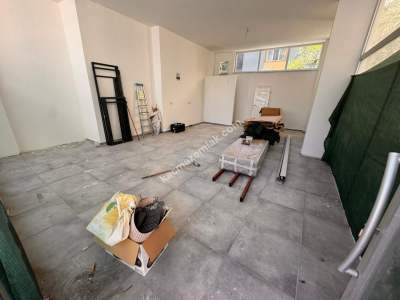 Ümraniye Cadde Üstü Sıfır Binada Depolu Ön Cephe Dükkan 3
