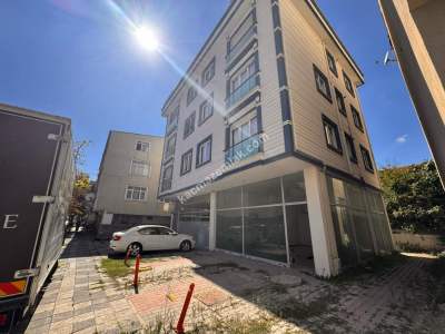 Ümraniye Cadde Üstü Sıfır Binada Depolu Ön Cephe Dükkan 14