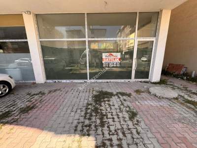 Ümraniye Cadde Üstü Sıfır Binada Depolu Ön Cephe Dükkan 12