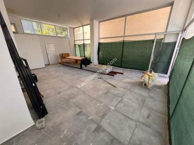 Ümraniye Cadde Üstü Sıfır Binada Depolu Ön Cephe Dükkan 9