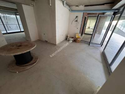 Acıbadem Caddesinde Sıfır Binada 65 M2 Satılık Dükkan 4