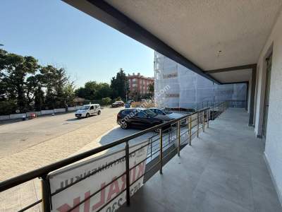 Acıbademde Birçok İşe Uygun Öncephe Sıfır Depolu Dükkan 15