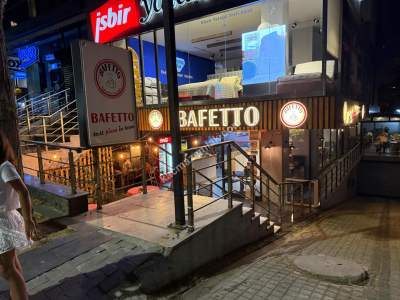 Üsküdar Acıbadem Caddesinde, Yeni Binada Satılık Dükkan 7