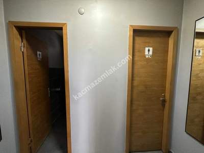 Üsküdar Acıbadem Caddesinde, Yeni Binada Satılık Dükkan 16