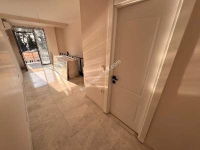 Acıbadem Nişantaşında İşlek Lokasyonda Satılık Dükkan 16